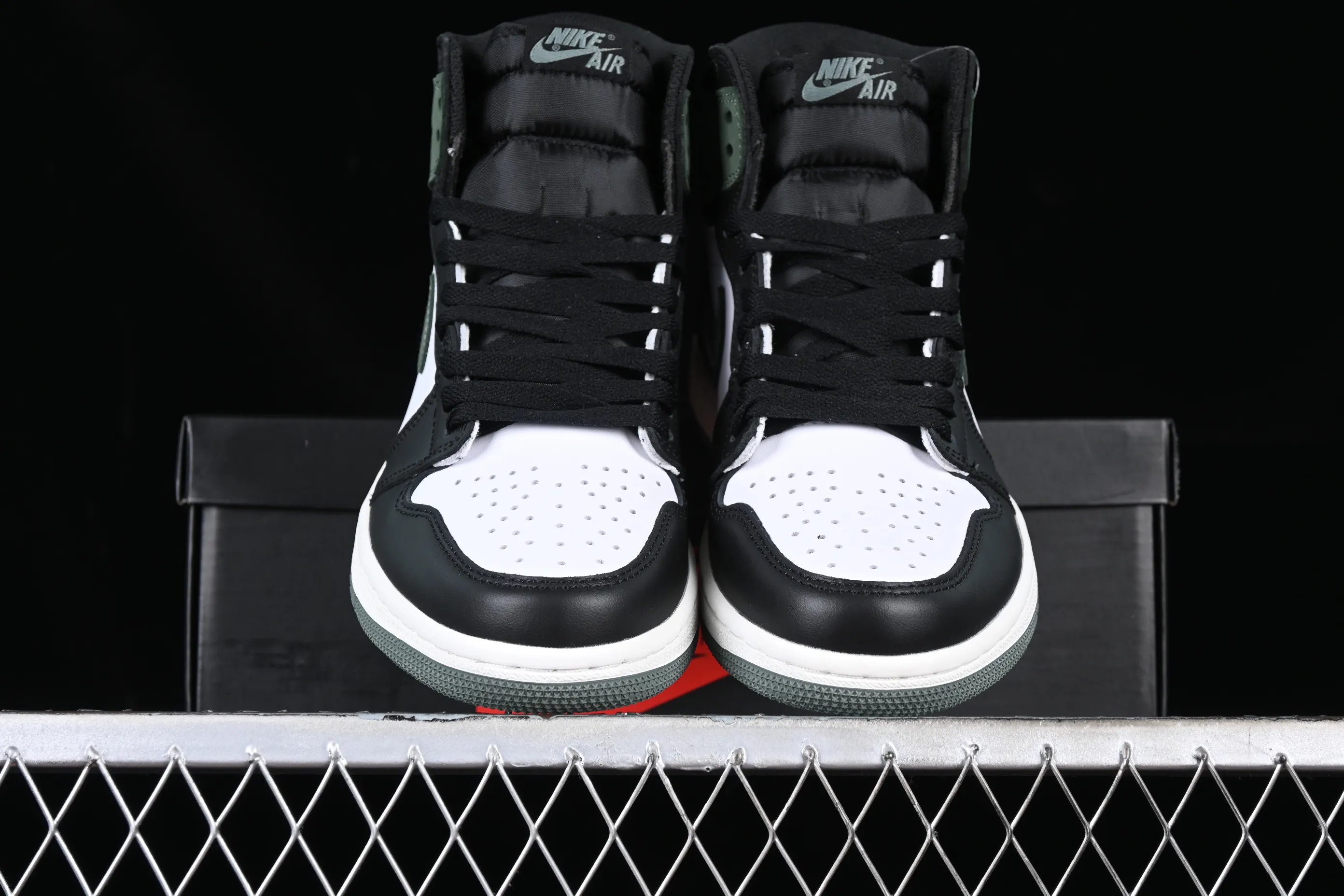 All categories Air Jordan Jordan series basketball shoes Air Jordan 1 High Air Jordan 1 Retro High "Clay Green" AJ1 Joe 1 six-time champion high-top basketball shoes 555088-135